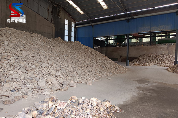 耐火铝土矿使用寿命分析：影响因素和延长使用周期的方法,铝酸钙粉,铝矾土骨料,高铝细粉,铝矾土熟料,研磨级铝矾土,矾土细粉厂家